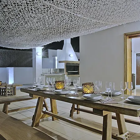 Βίλα Cheis Ibiza *